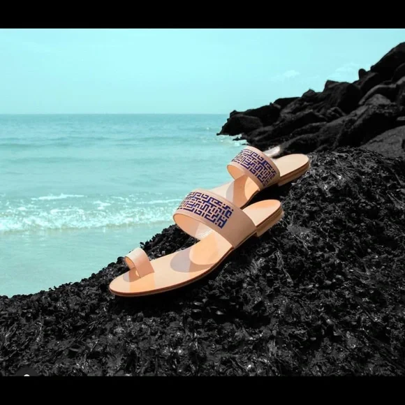 Design designer leather toe ring sandals